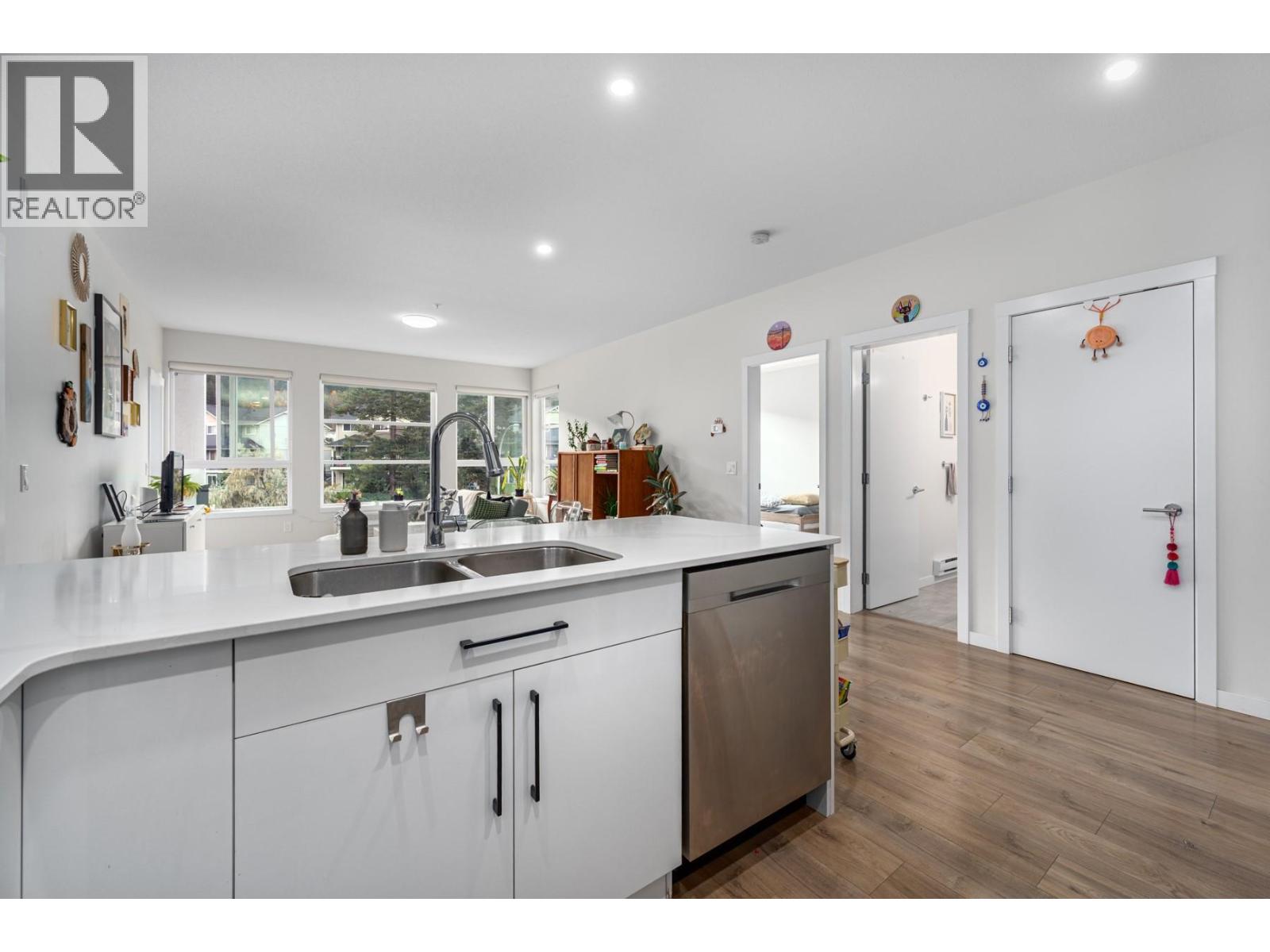 #309 1880 HUGH ALLAN DRIVE - Image 3