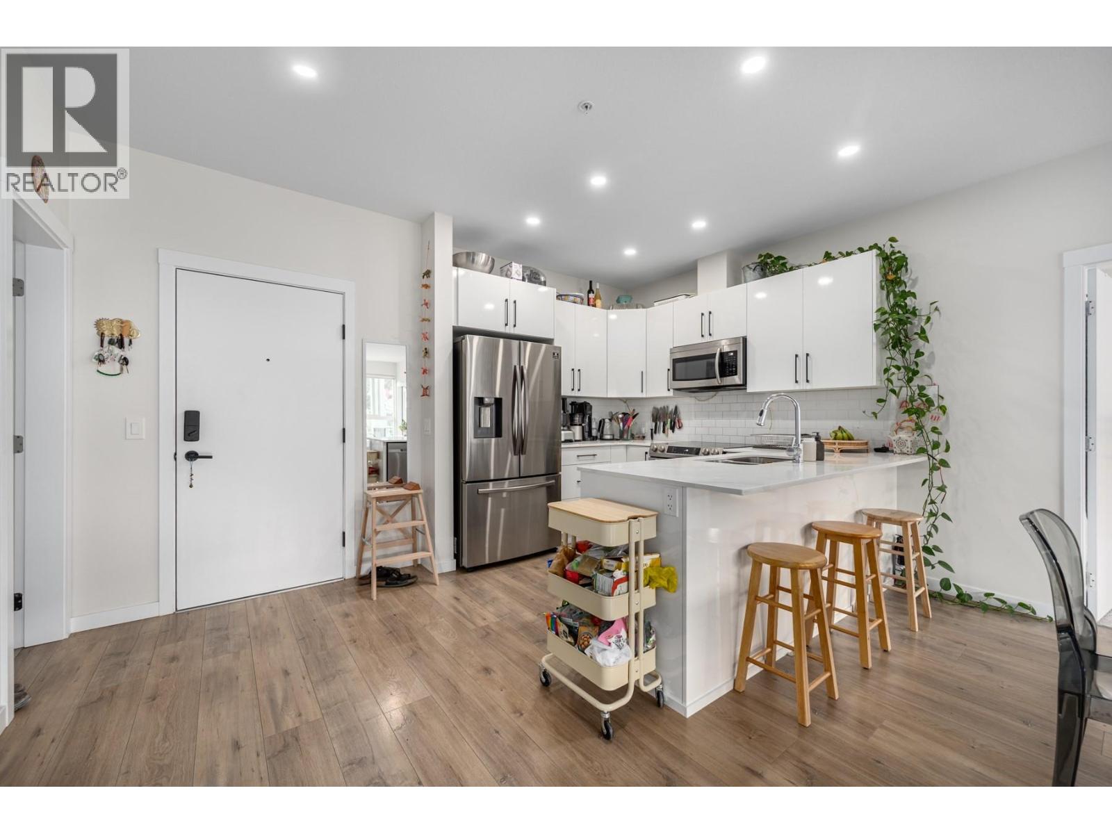 #309 1880 HUGH ALLAN DRIVE - 5