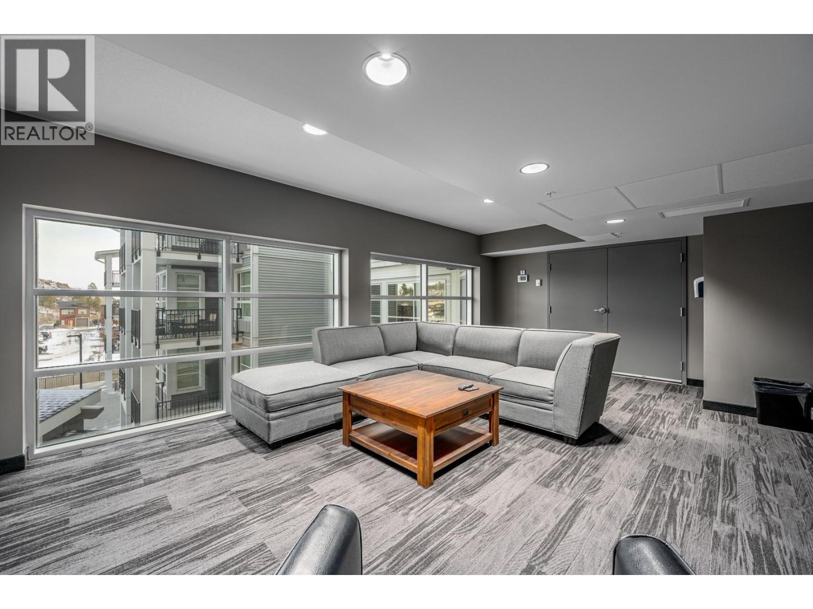 #309 1880 HUGH ALLAN DRIVE - 19