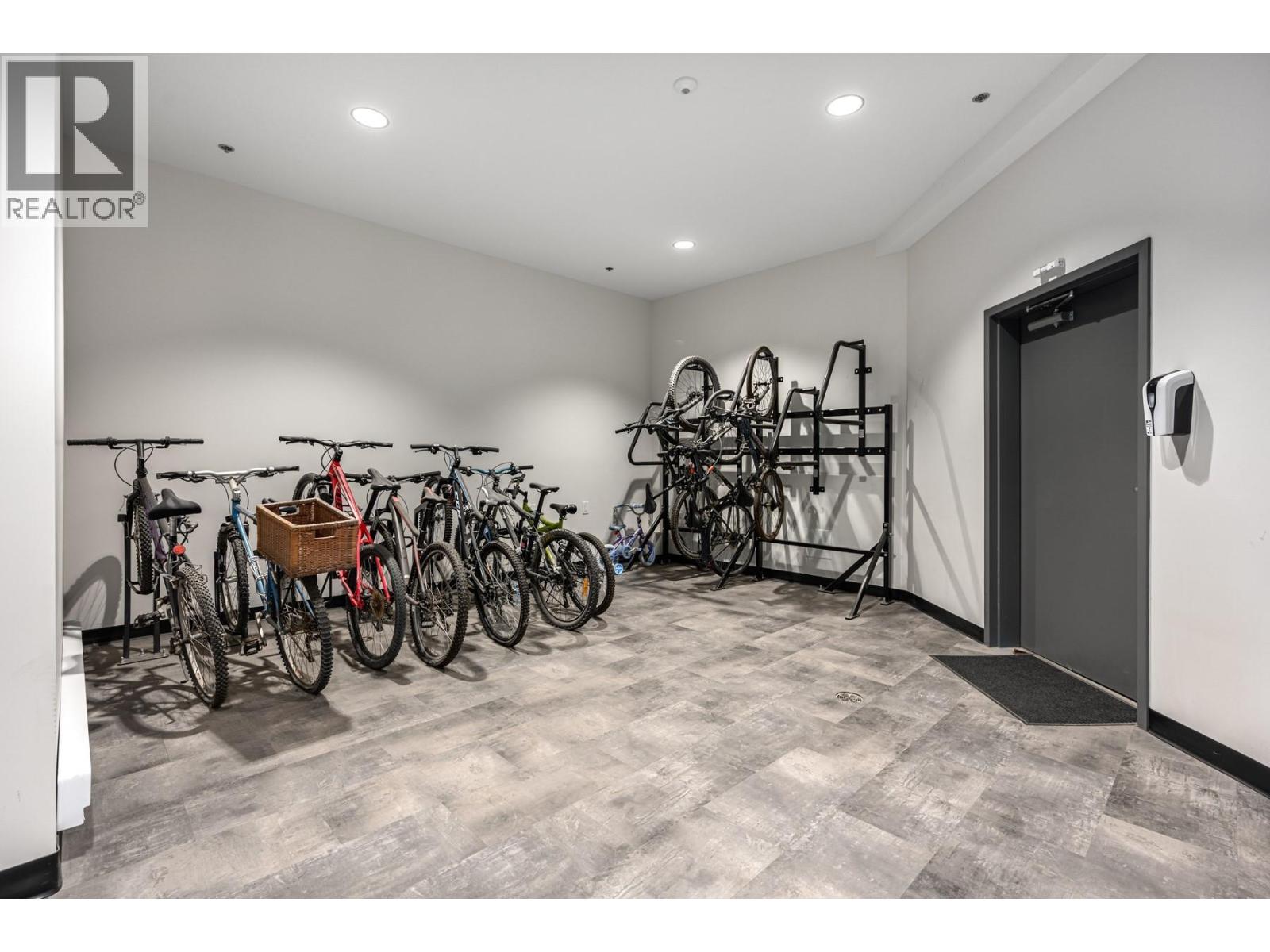 #309 1880 HUGH ALLAN DRIVE - 24