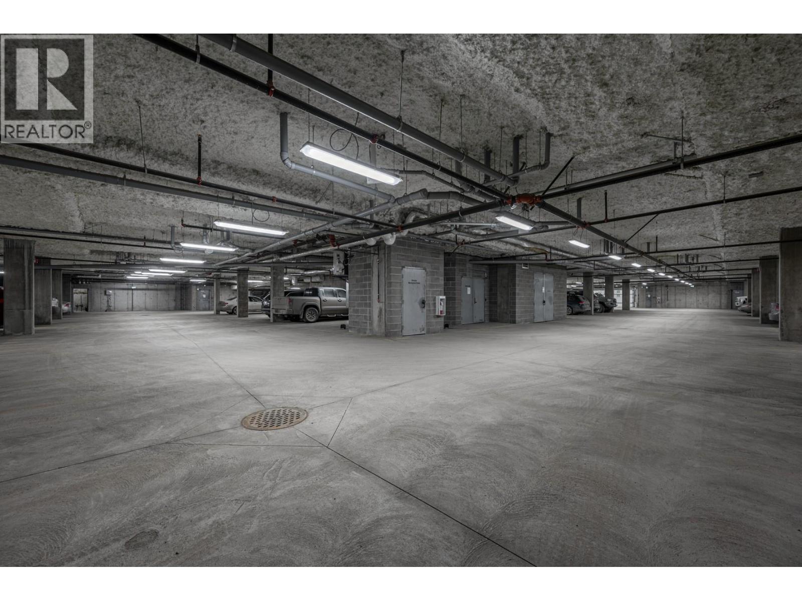 #309 1880 HUGH ALLAN DRIVE - 26