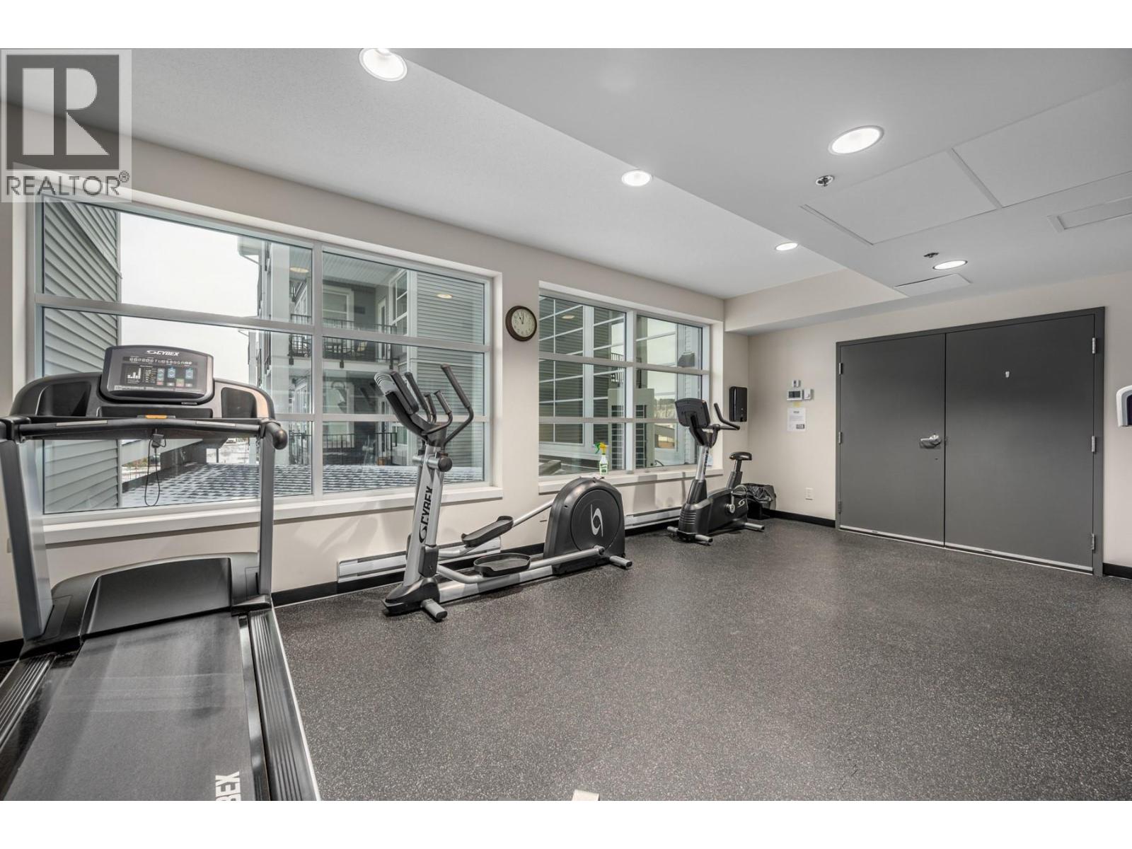 #309 1880 HUGH ALLAN DRIVE - 22