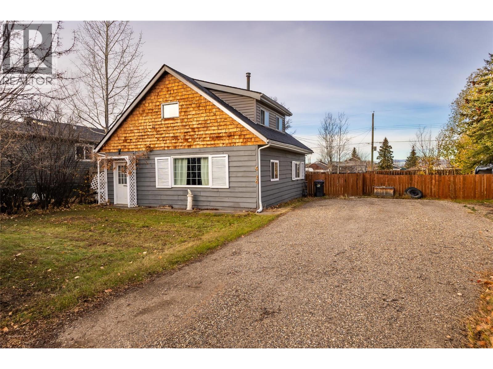 4912 47 Avenue, Pouce Coupe