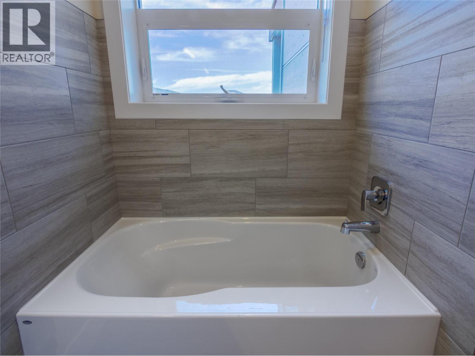 3362 SKAHA LAKE Road Unit# 1301, Penticton