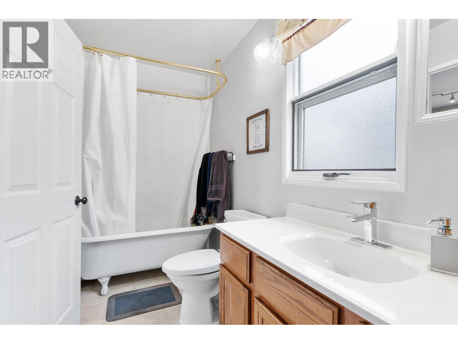  2108 33 Street, Vernon