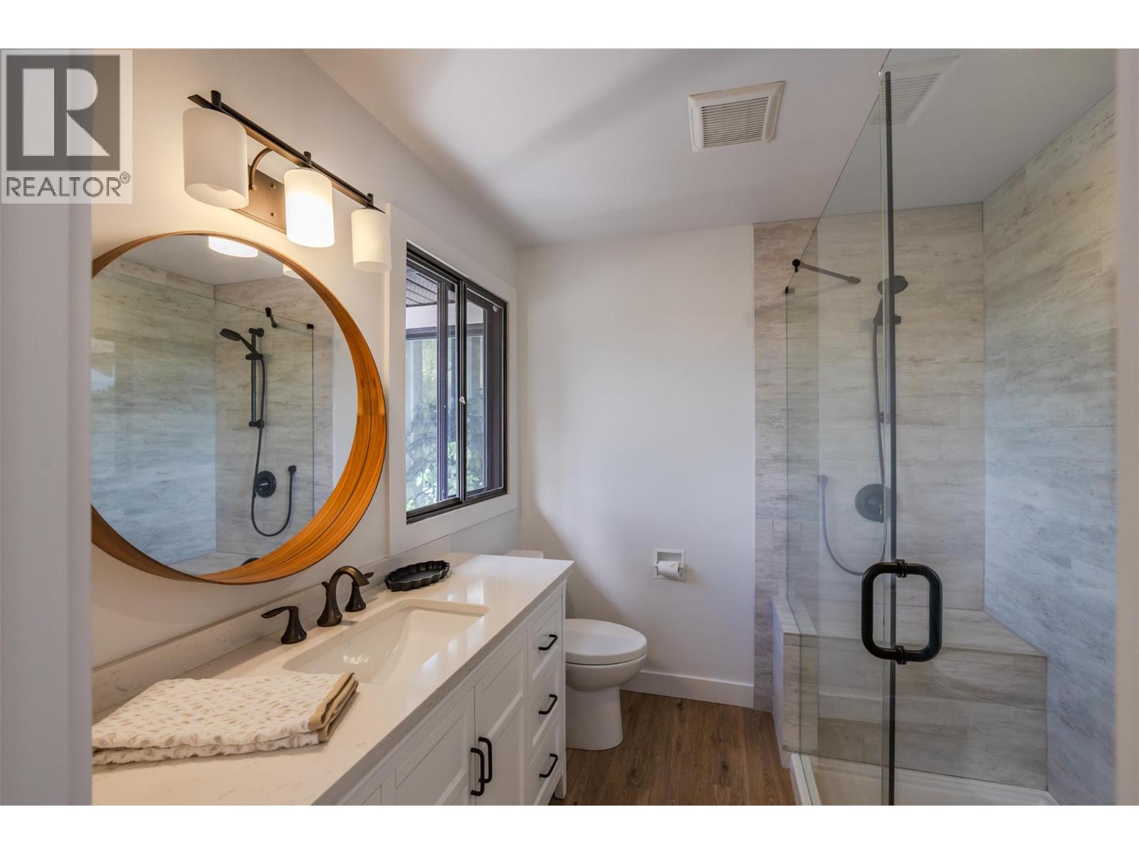 21815 Garnet Valley Road, Summerland