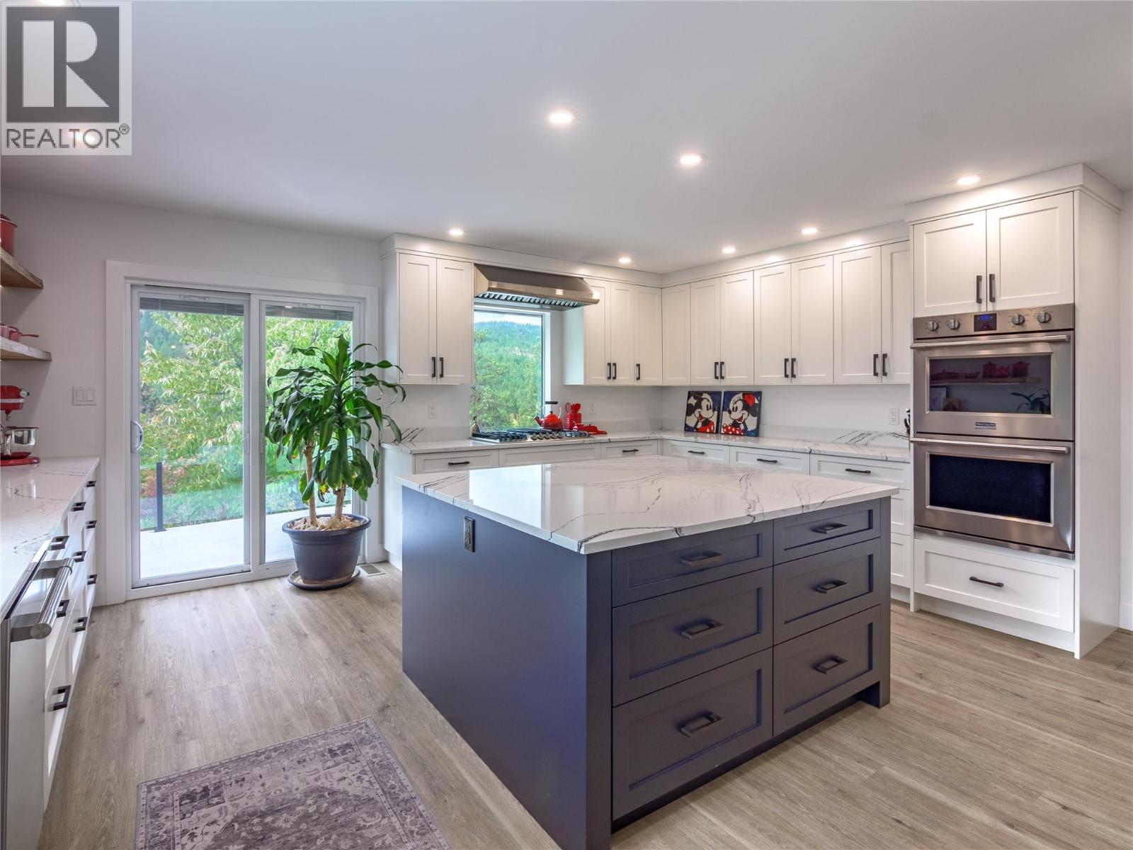 21815 Garnet Valley Road, Summerland
