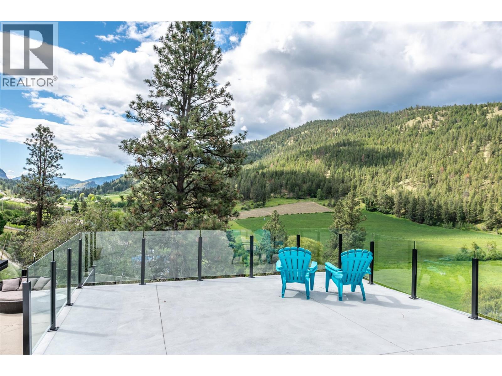 21815 Garnet Valley Road, Summerland