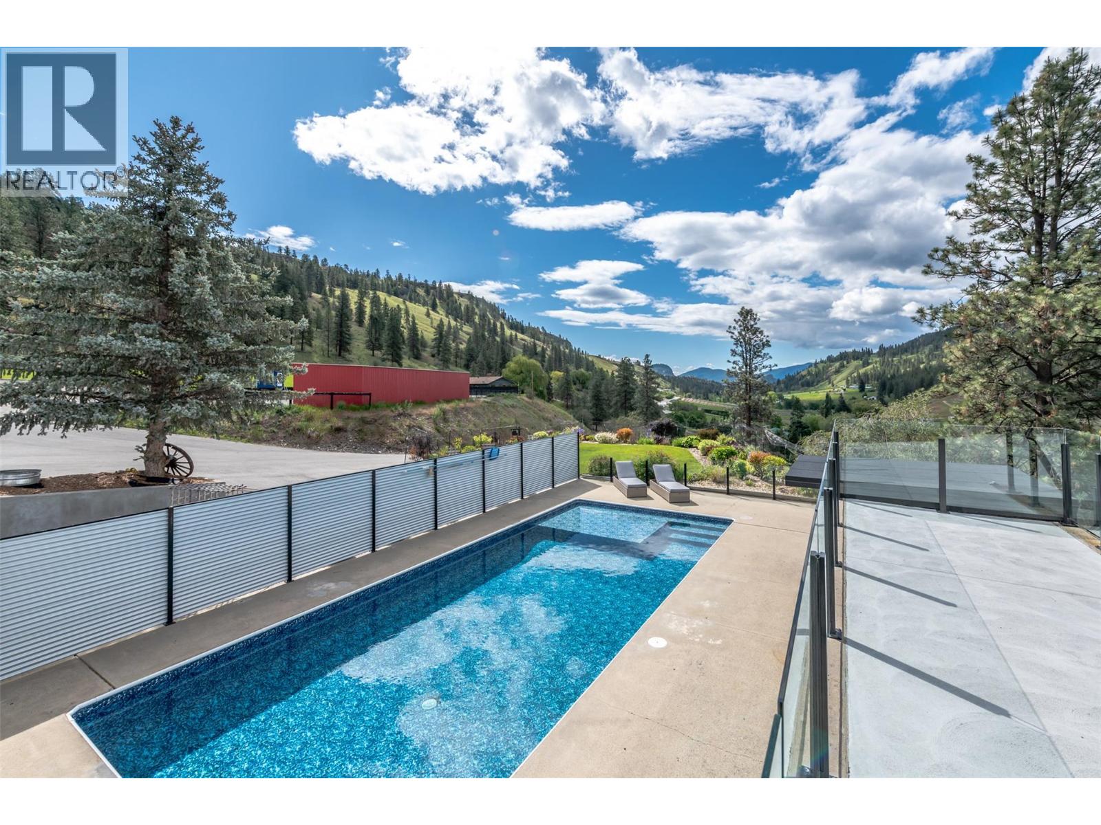 21815 Garnet Valley Road, Summerland
