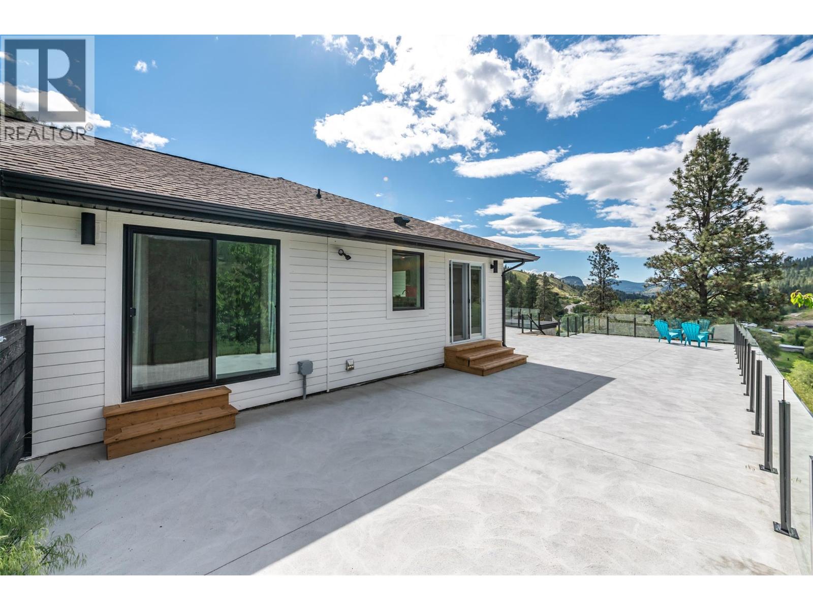 21815 Garnet Valley Road, Summerland