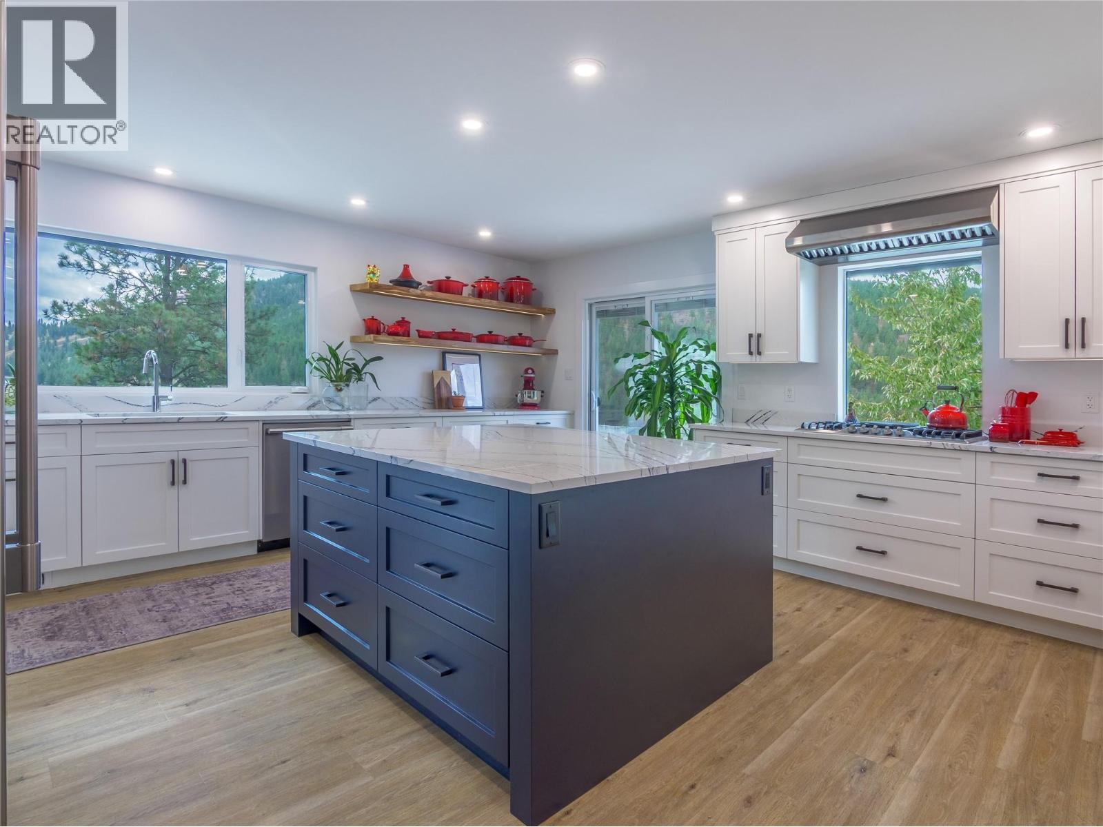 21815 Garnet Valley Road, Summerland