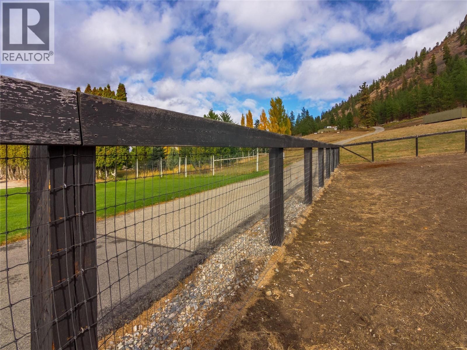 21815 Garnet Valley Road, Summerland