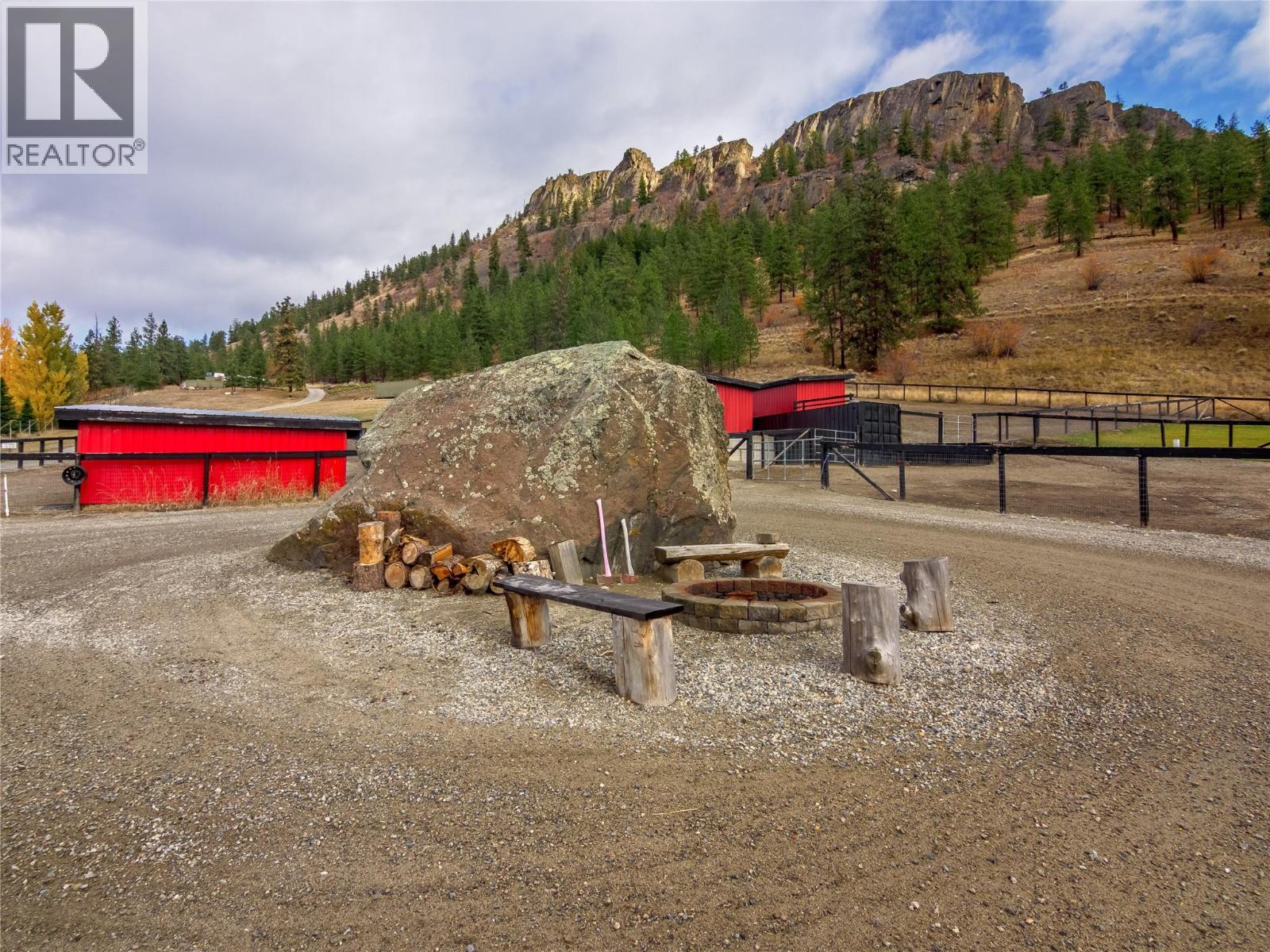 21815 Garnet Valley Road, Summerland