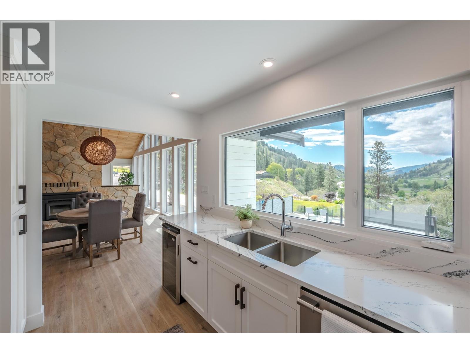 21815 Garnet Valley Road, Summerland
