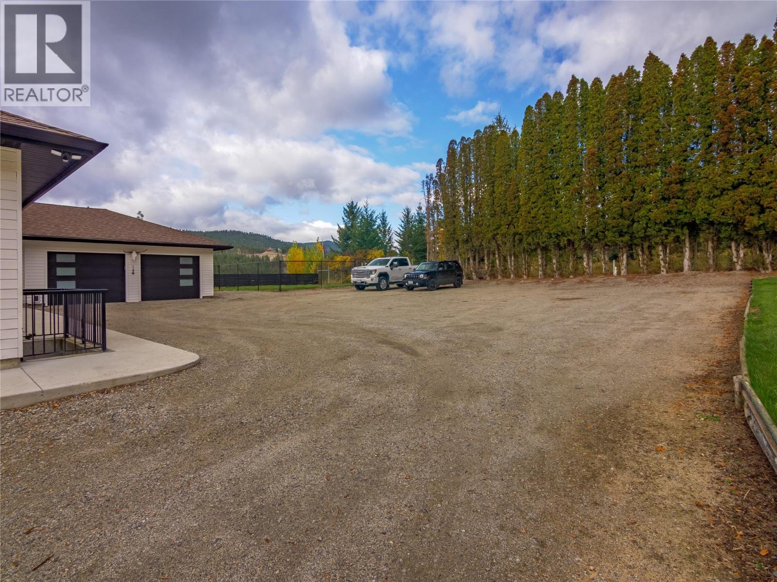 21815 Garnet Valley Road, Summerland