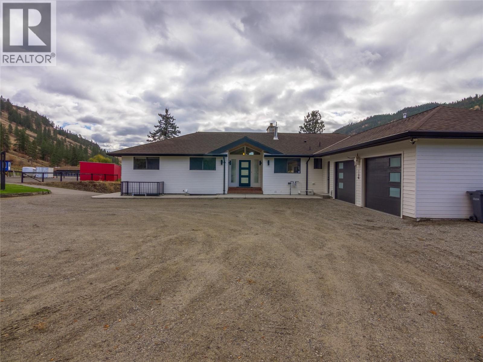 21815 Garnet Valley Road, Summerland