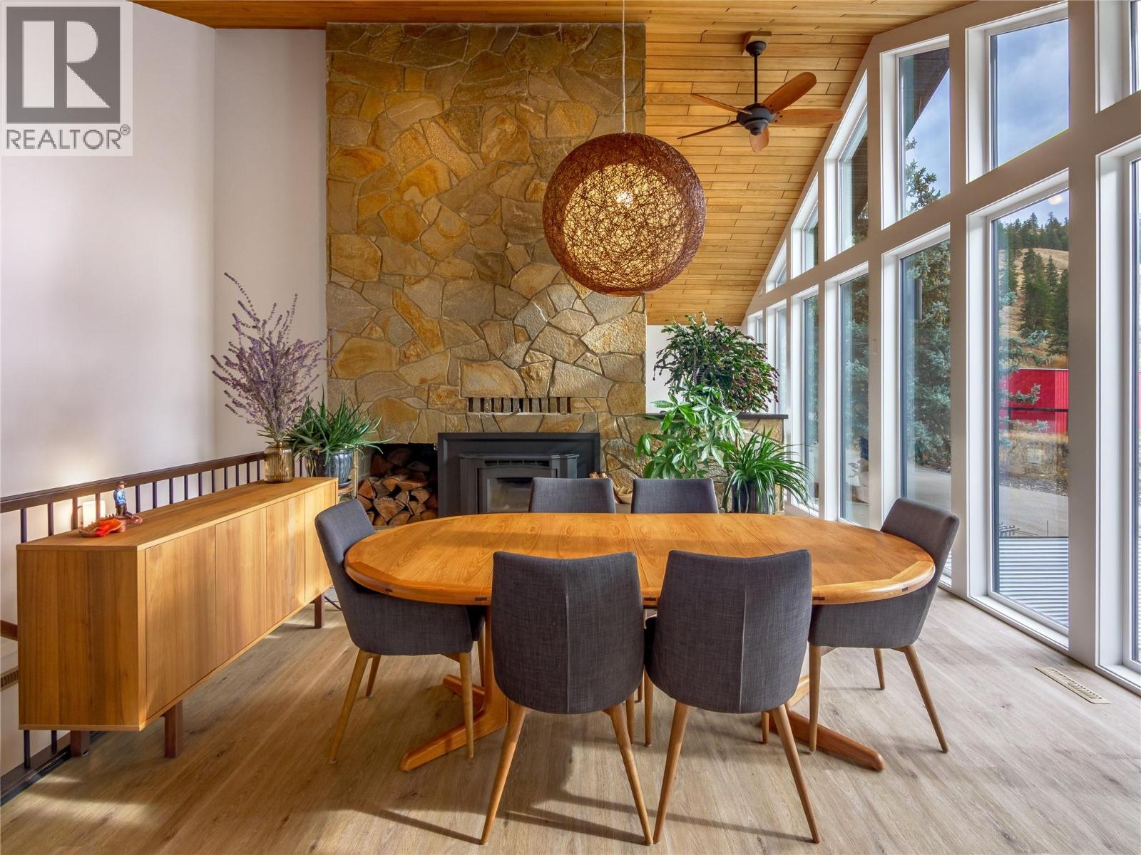 21815 Garnet Valley Road, Summerland