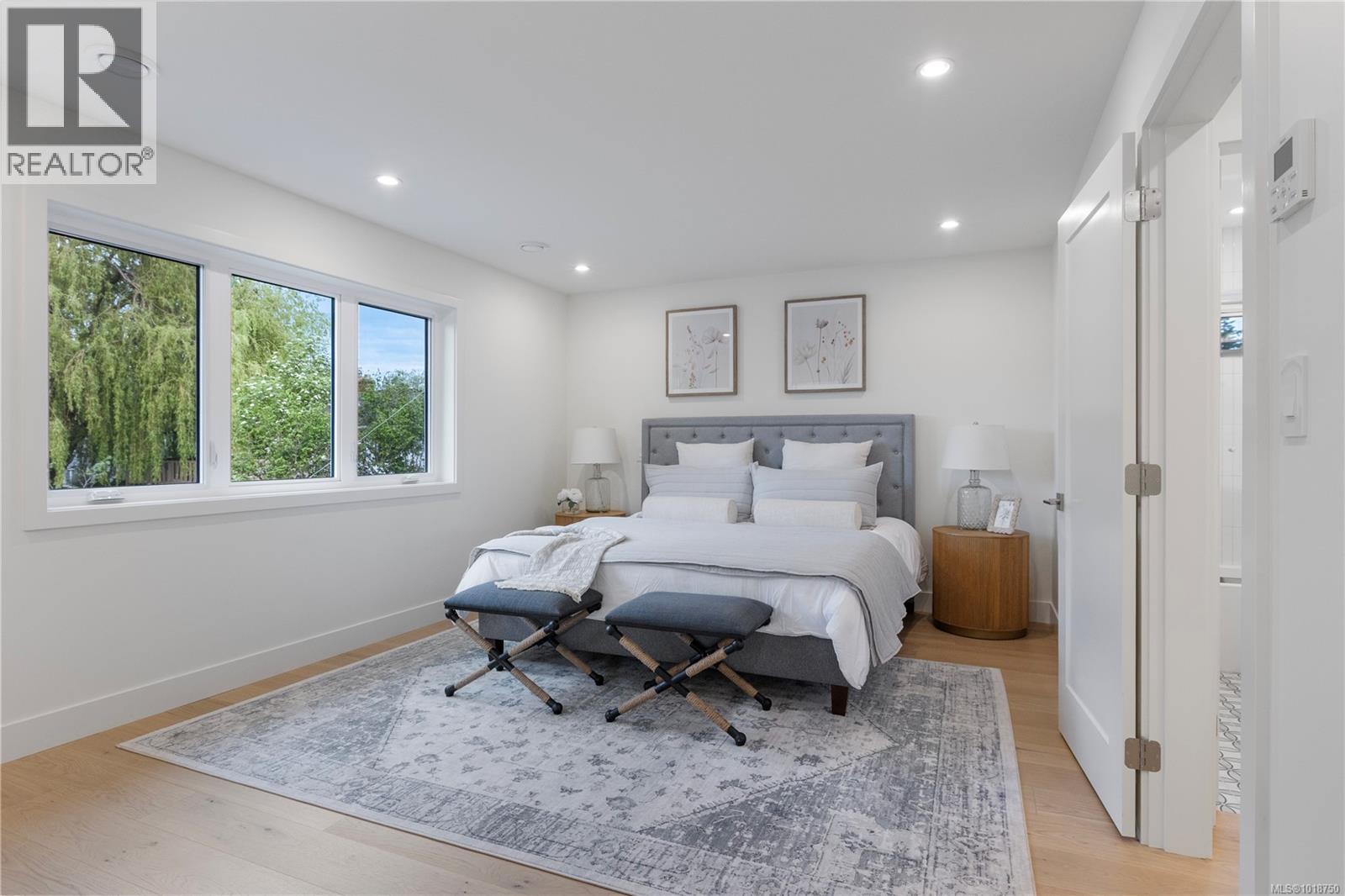  220 Kamloops Avenue, Saanich