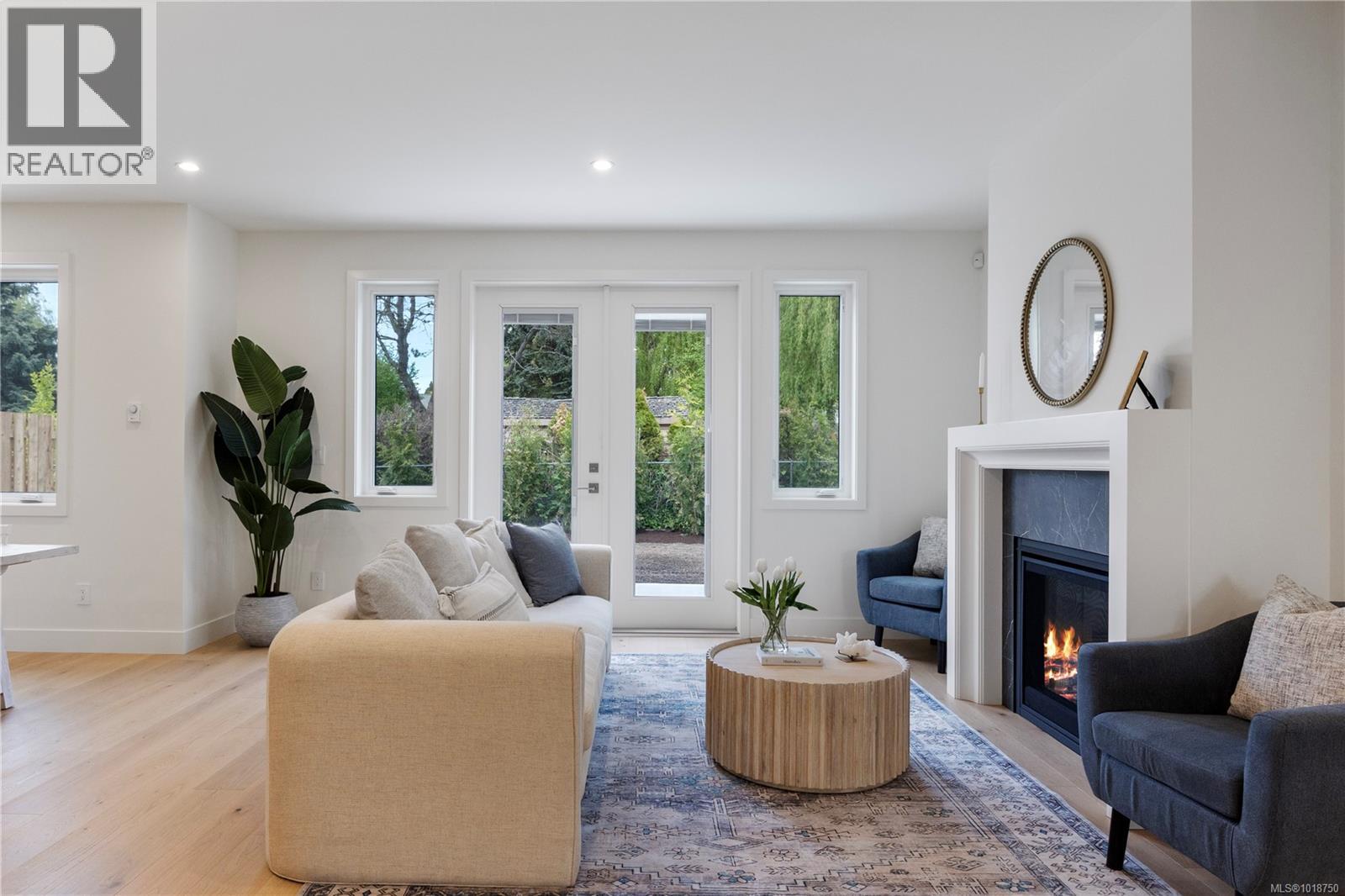  220 Kamloops Avenue, Saanich