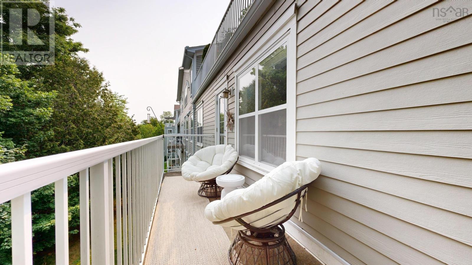 Property 24 of 42 of 308 476 Main Street