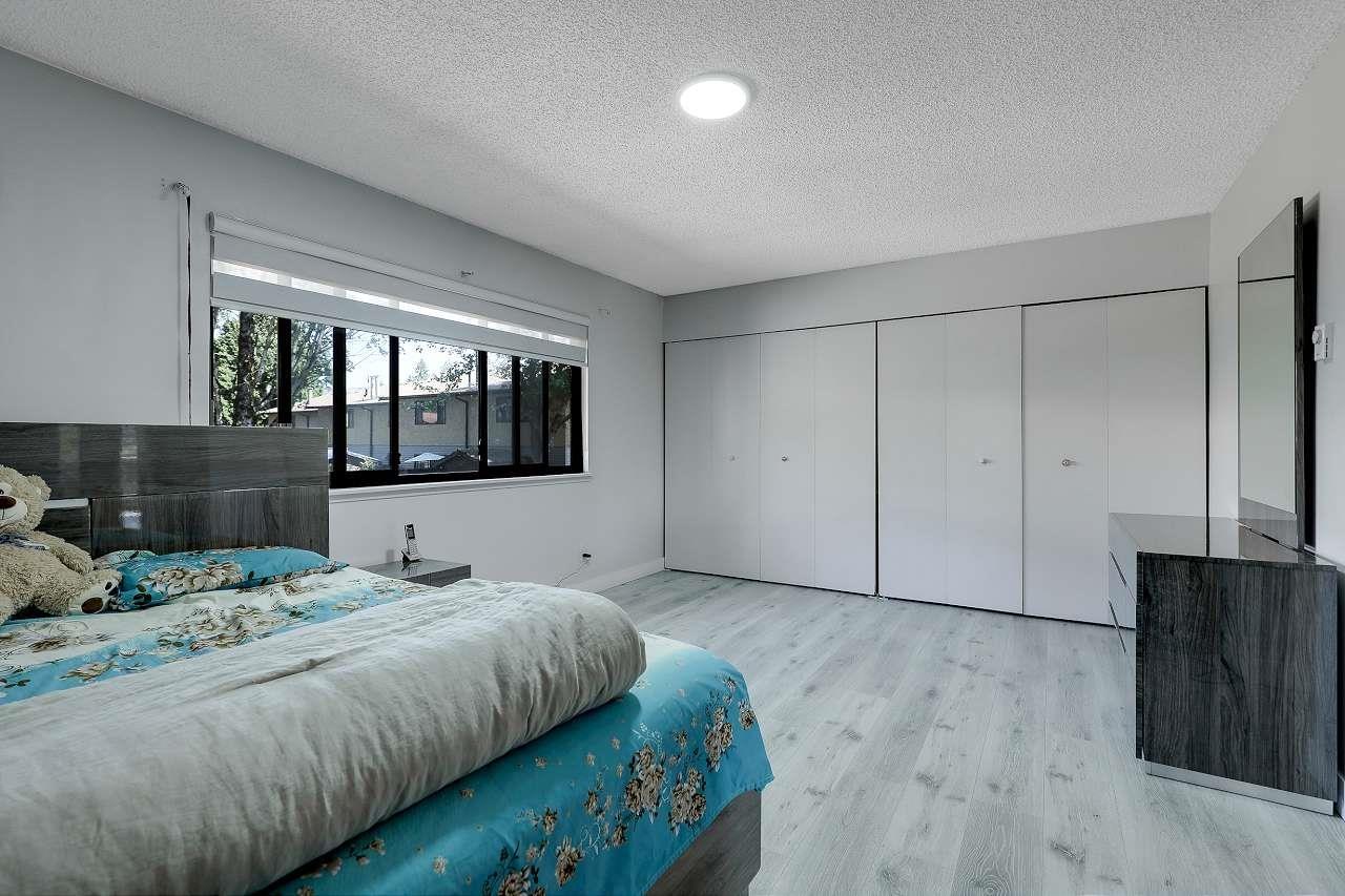 252 9452 PRINCE CHARLES BOULEVARD, Surrey