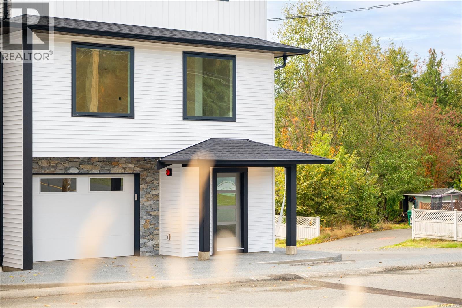 4193 Corunna Ave, Nanaimo - Exteriors - Photo 2