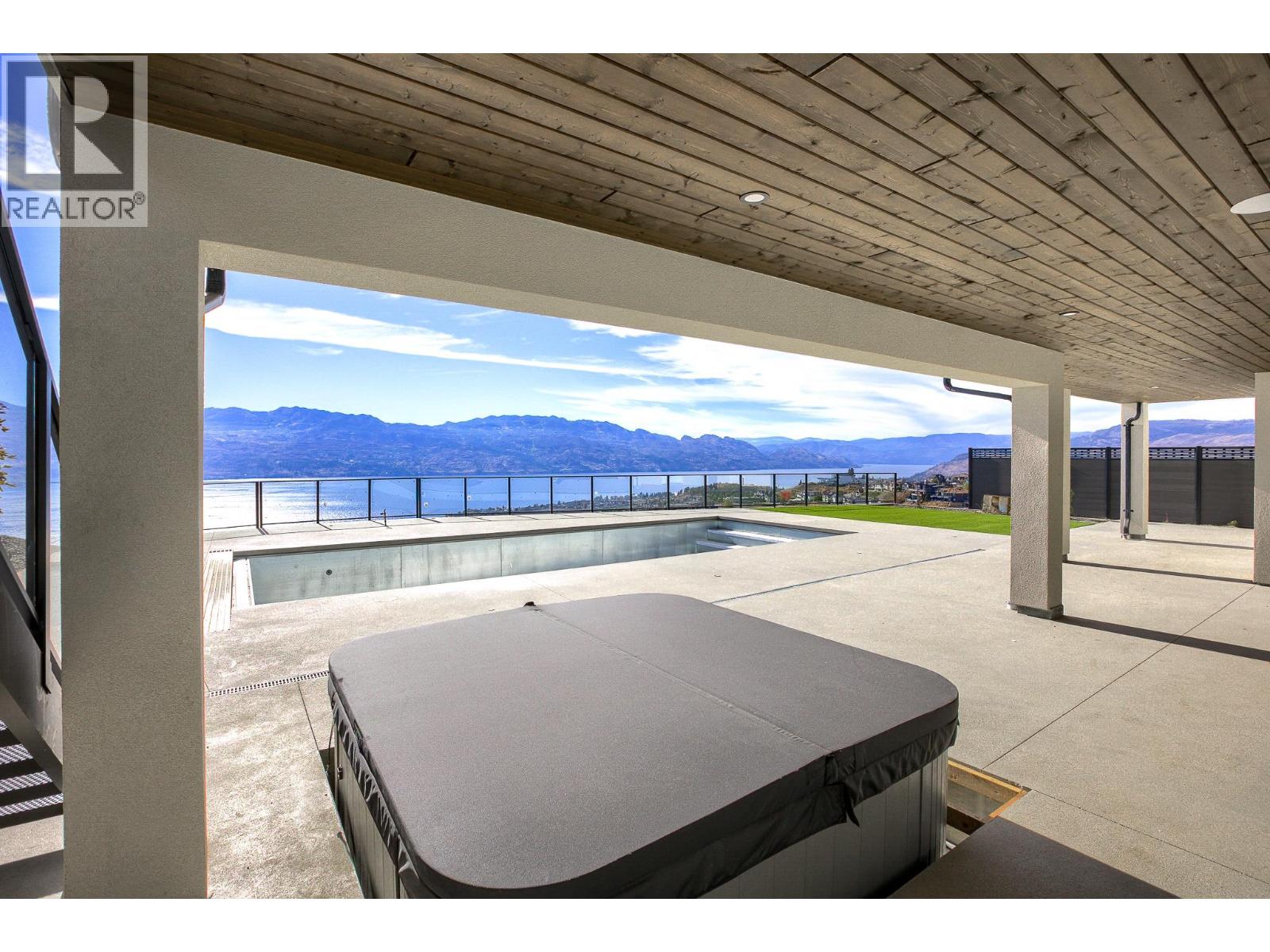  1403 Vineyard Drive, West Kelowna