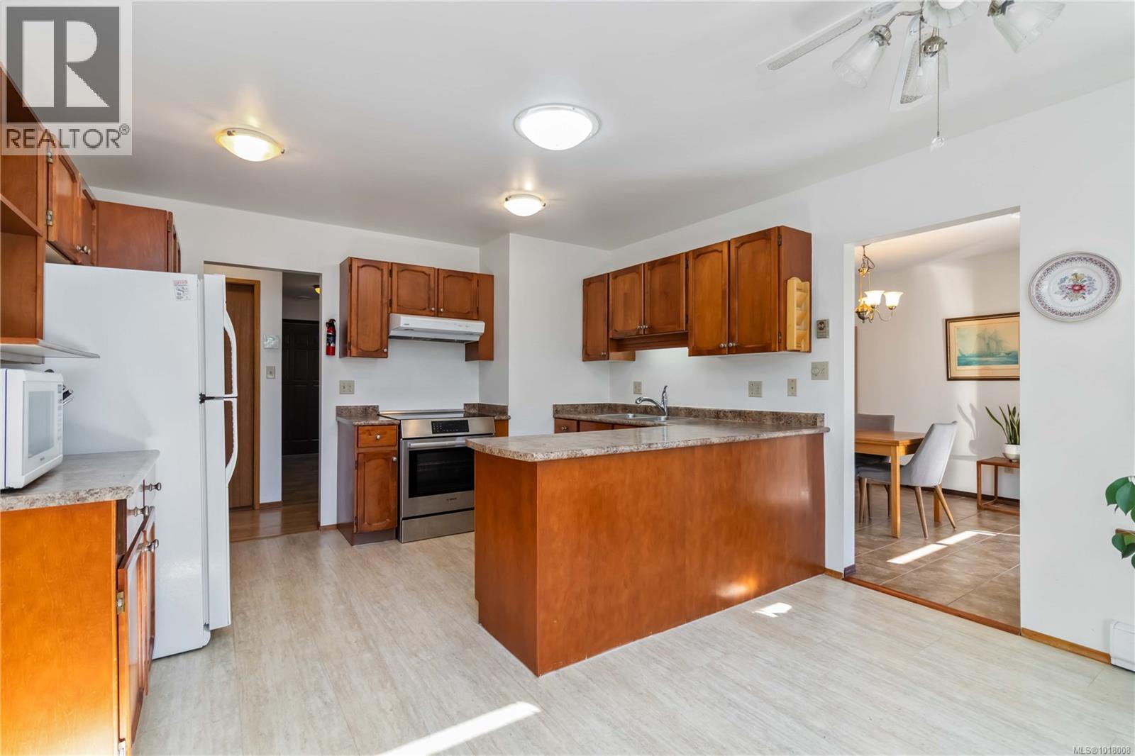 Single Family House for Sale in  Miller Ave Saanich 