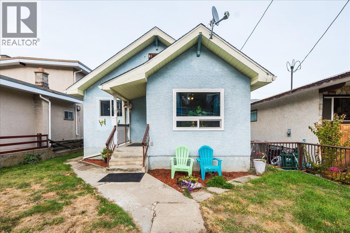 927 Nelson Avenue, Trail