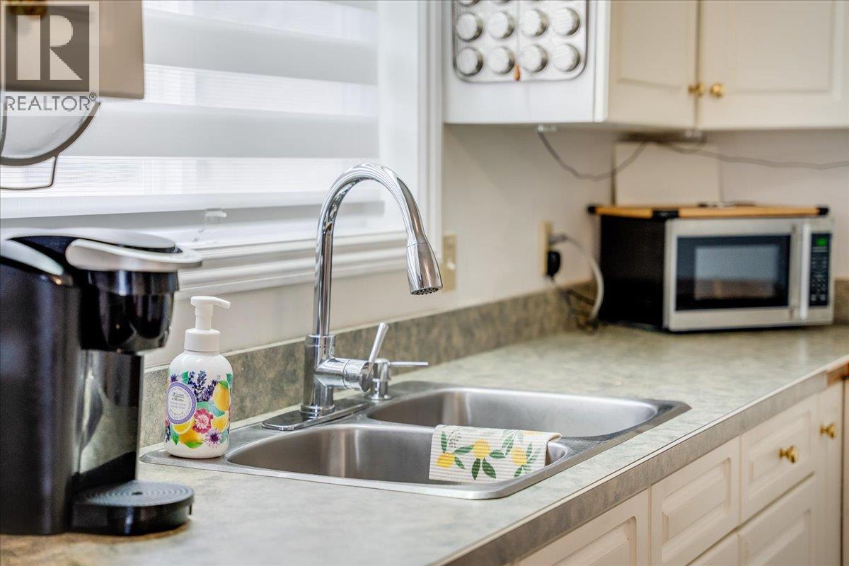 927 Nelson Avenue, Trail