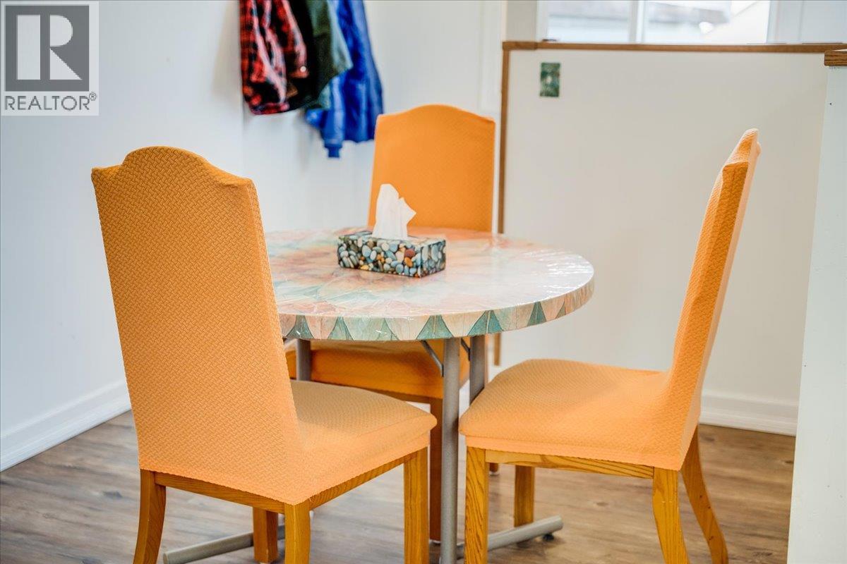 927 Nelson Avenue, Trail