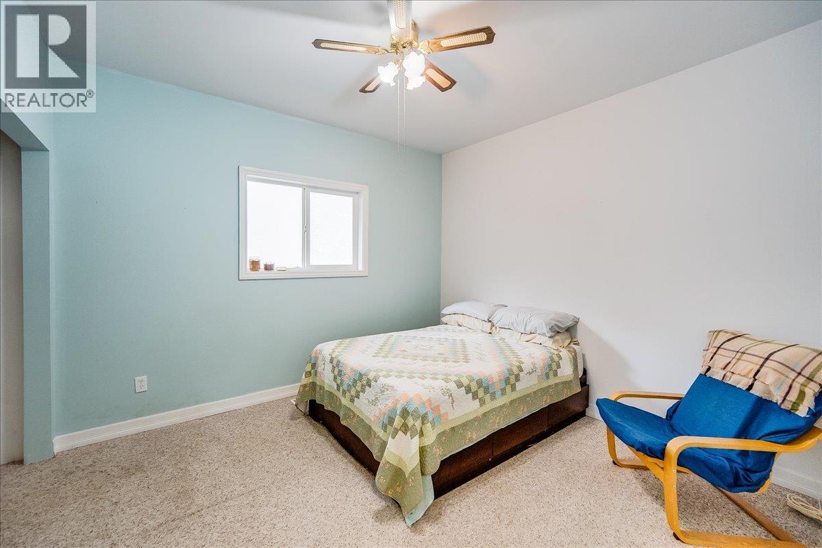 927 Nelson Avenue, Trail