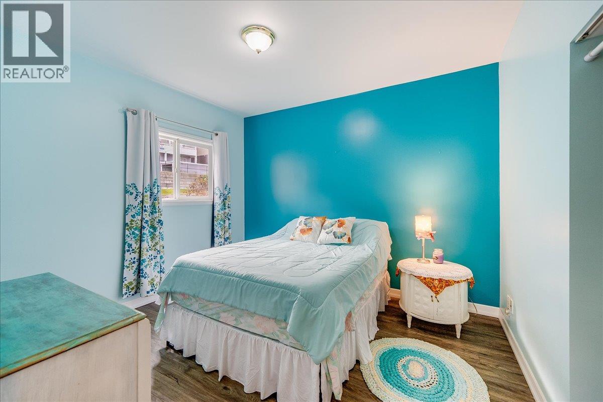 927 Nelson Avenue, Trail