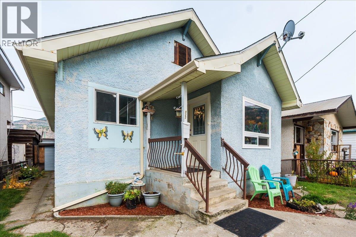 927 Nelson Avenue, Trail