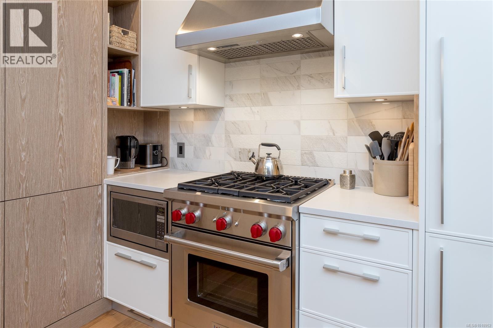 203 1201 Fort Street, Victoria