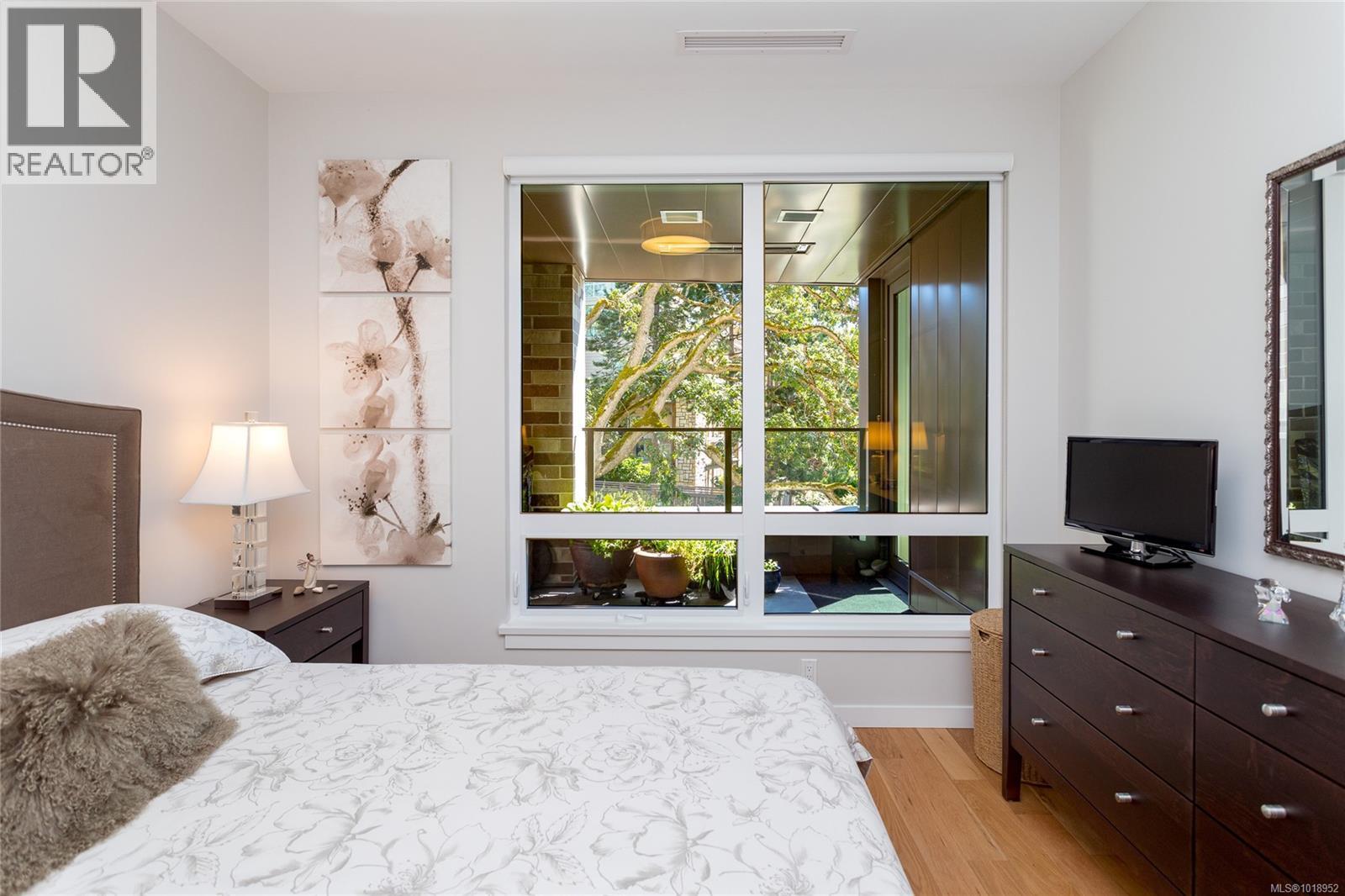 203 1201 Fort Street, Victoria