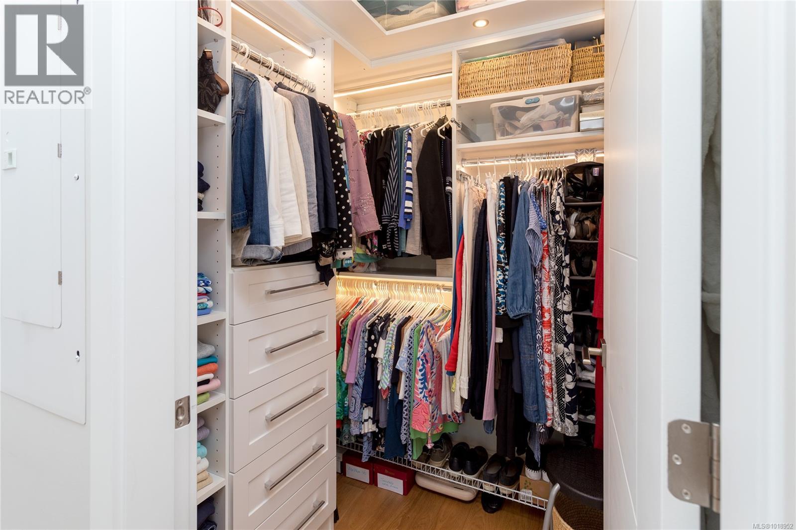 203 1201 Fort Street, Victoria