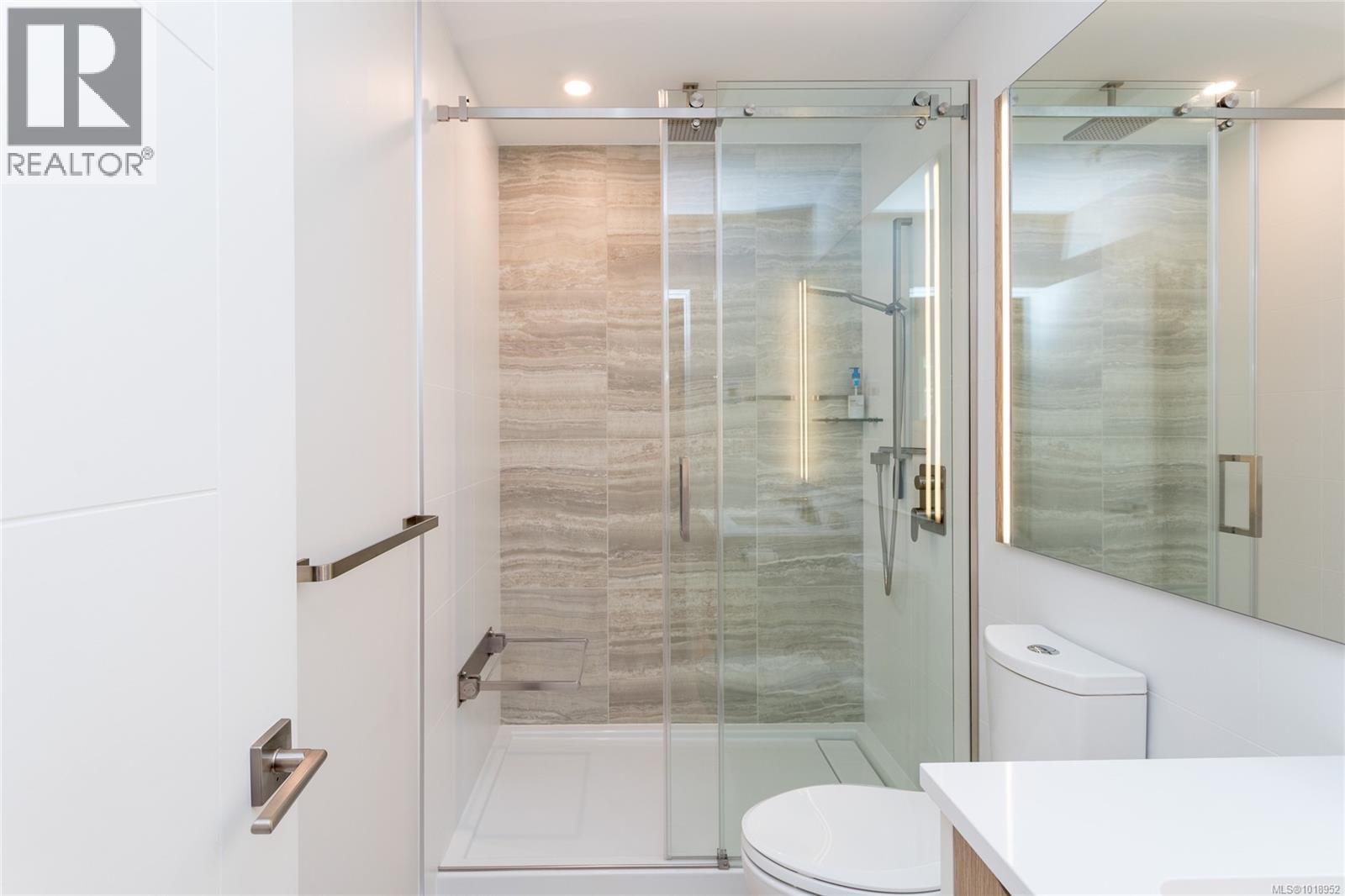 203 1201 Fort Street, Victoria