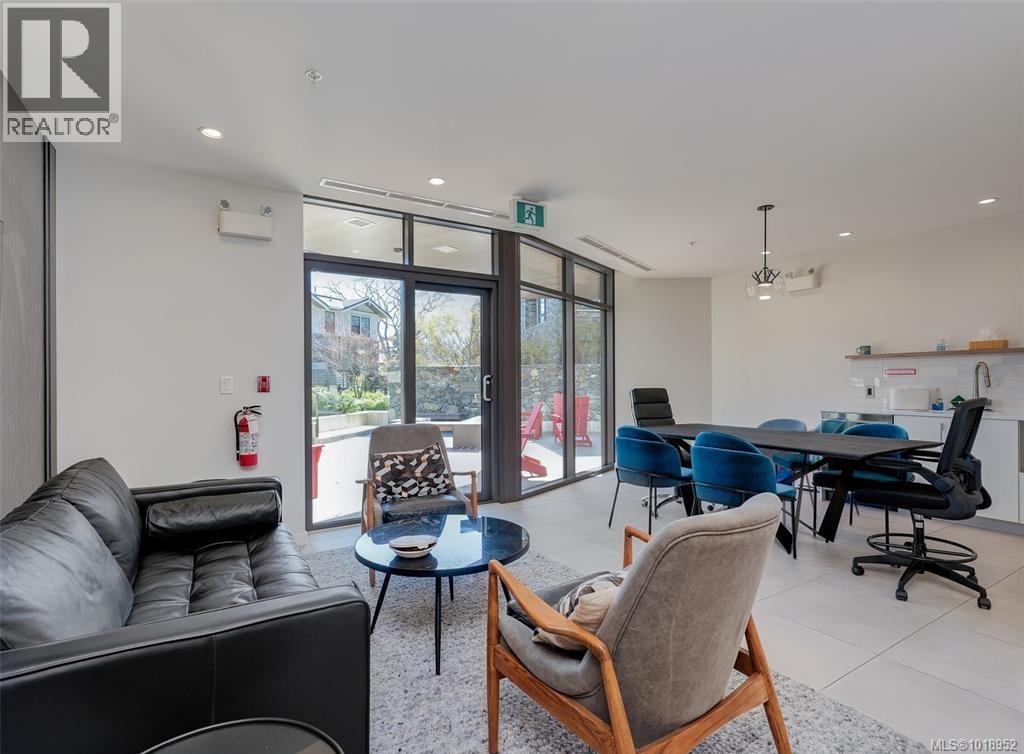 203 1201 Fort Street, Victoria