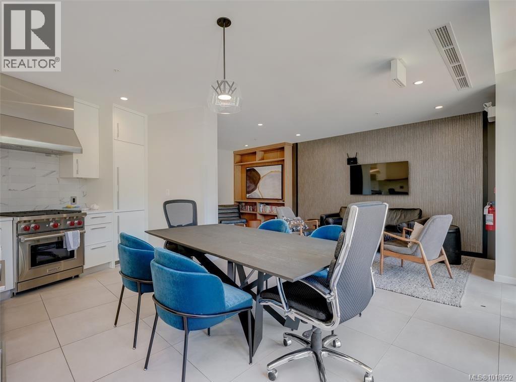 203 1201 Fort Street, Victoria