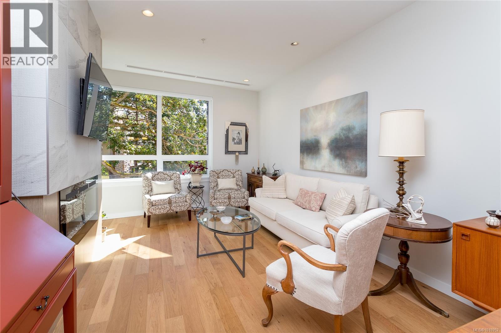 203 1201 Fort Street, Victoria