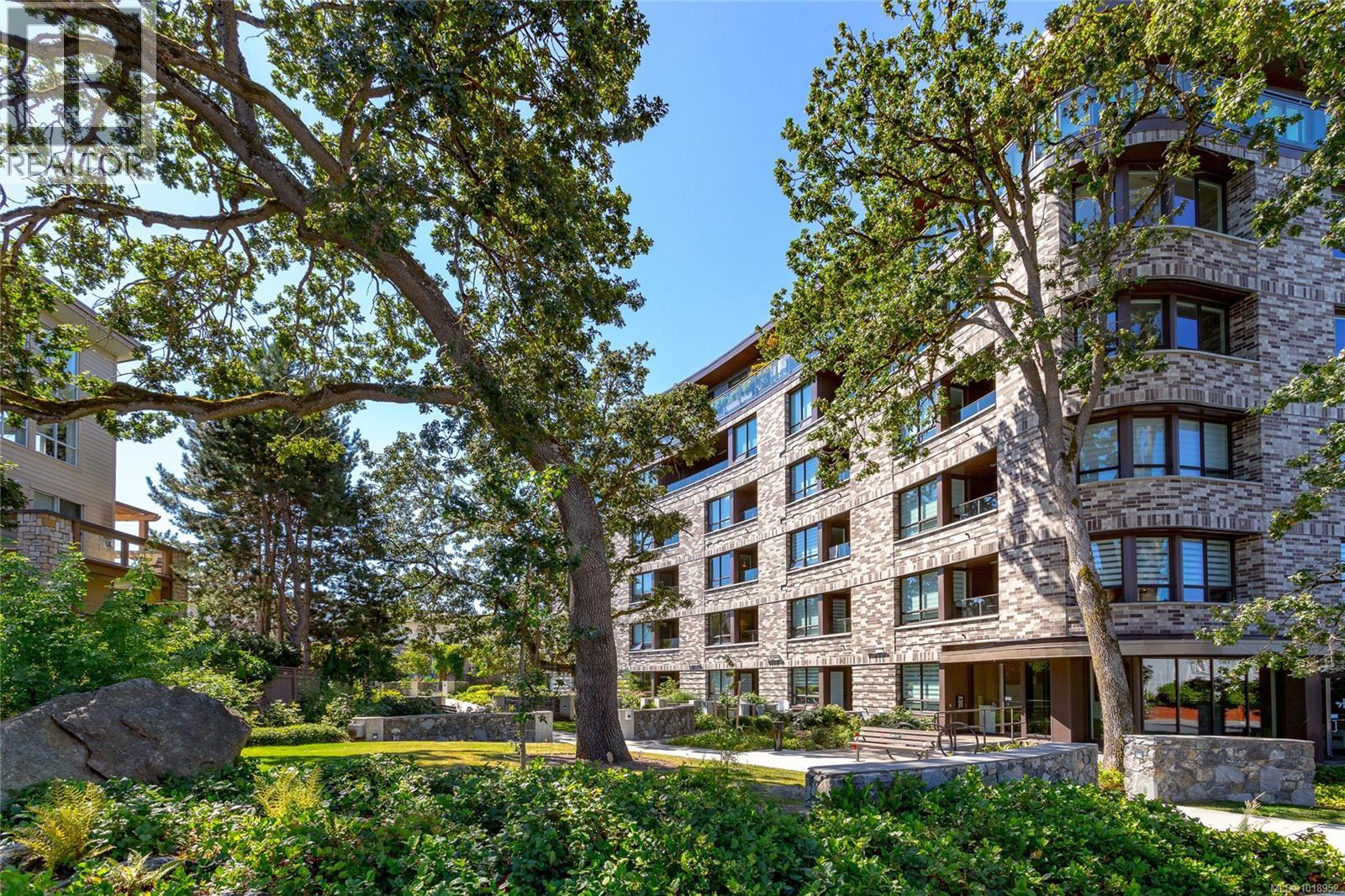 203 1201 Fort Street, Victoria