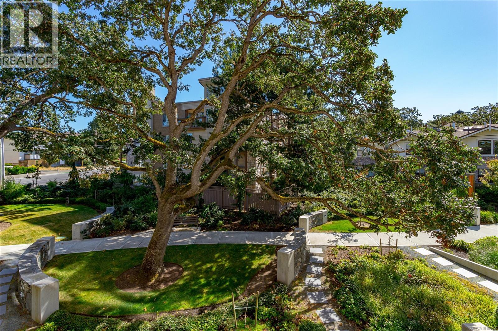 203 1201 Fort Street, Victoria