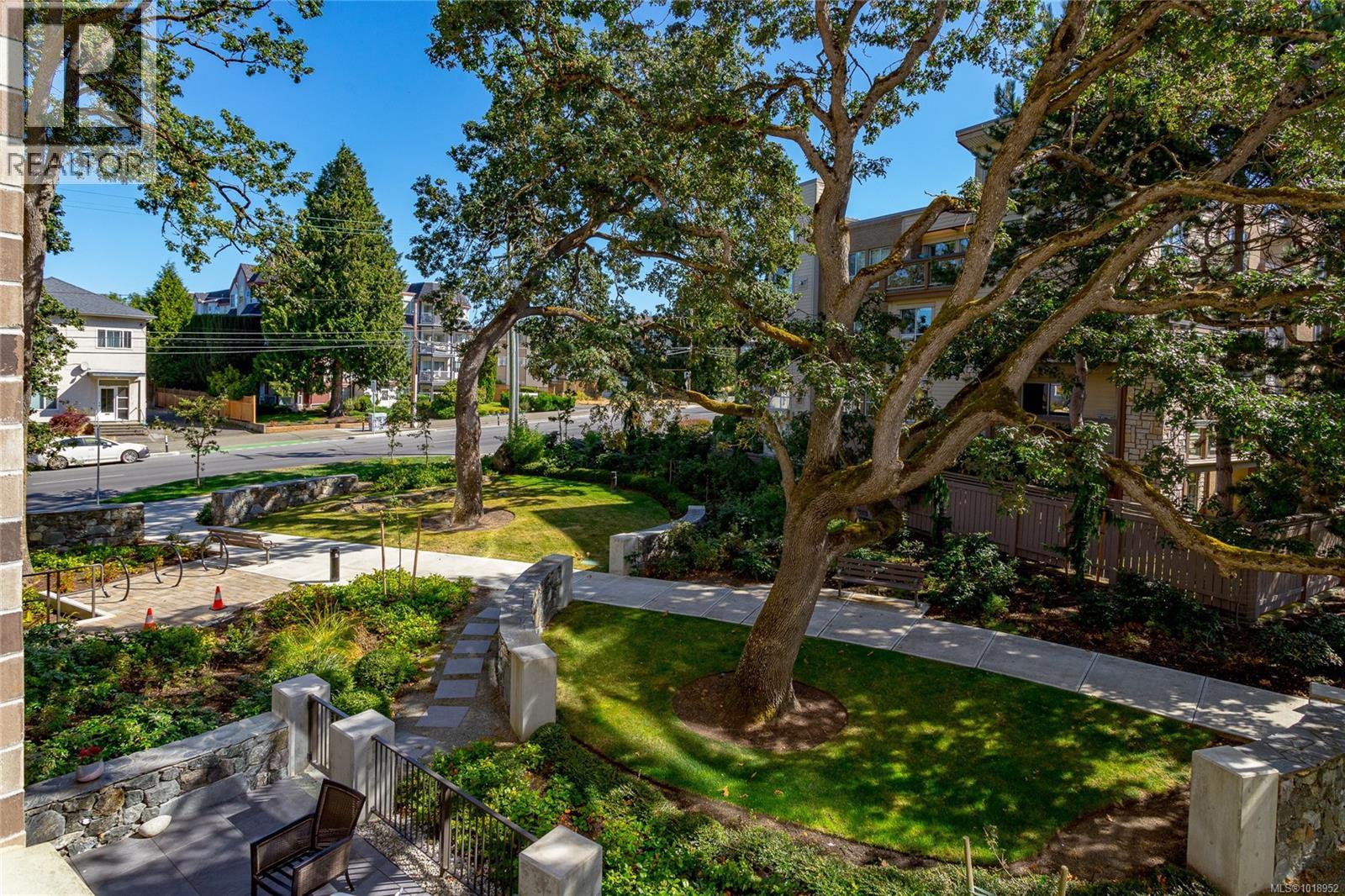 203 1201 Fort Street, Victoria