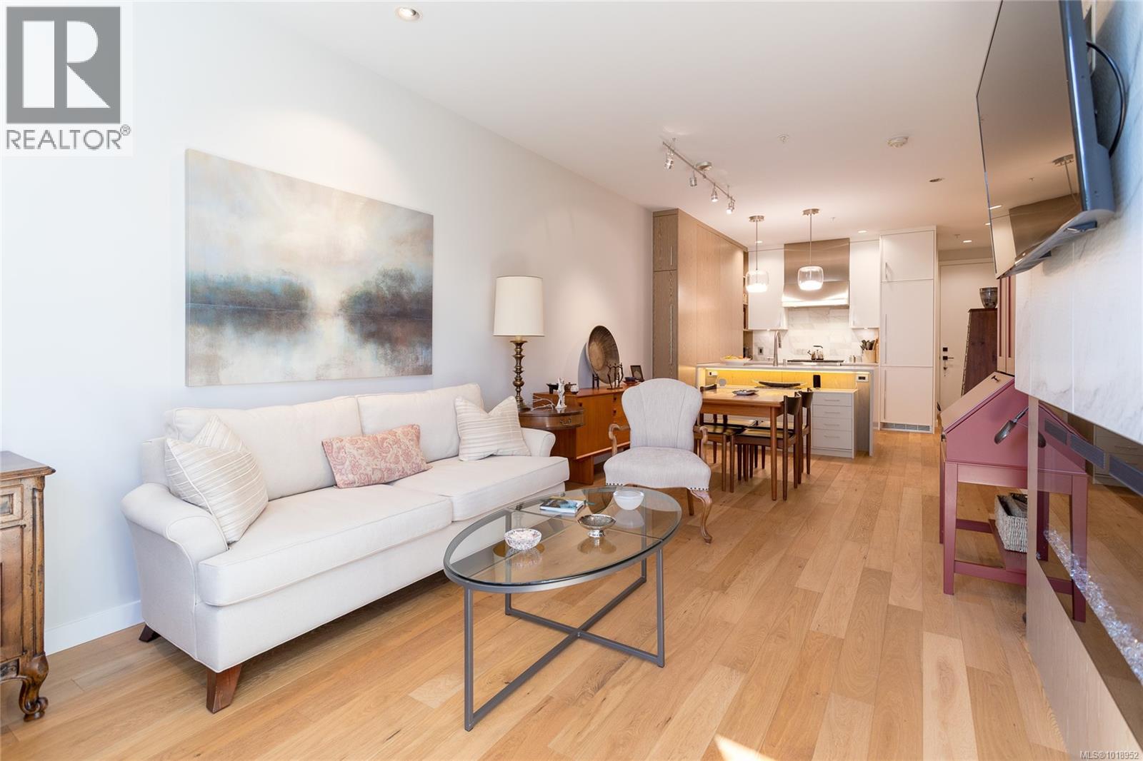 203 1201 Fort Street, Victoria