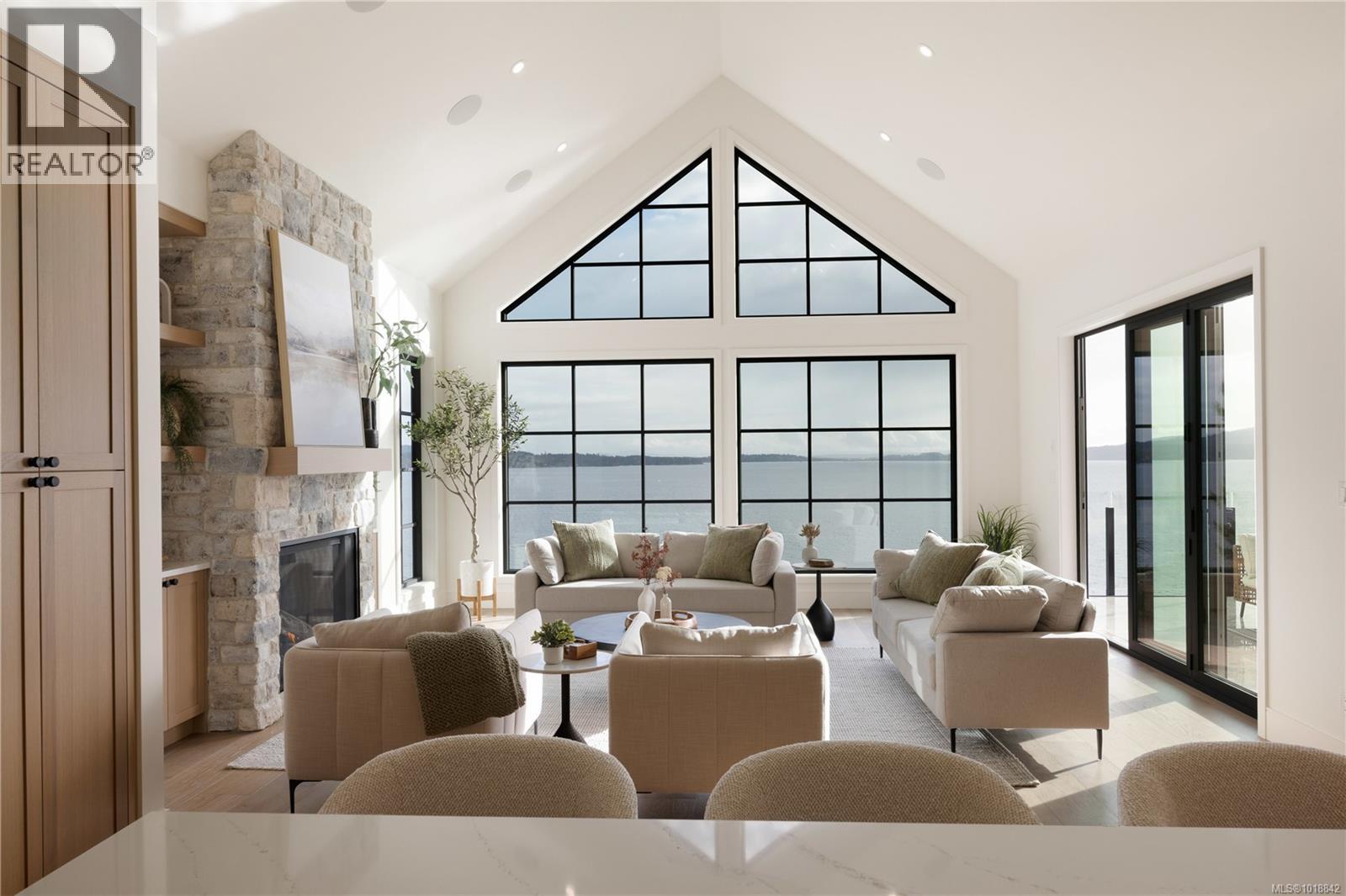  3080 Beachfront Crescent, Mill Bay