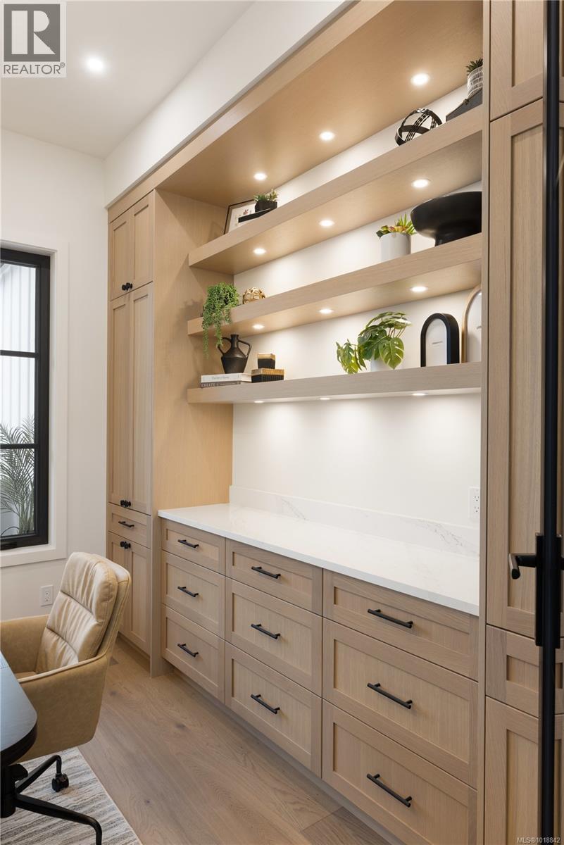  3080 Beachfront Crescent, Mill Bay