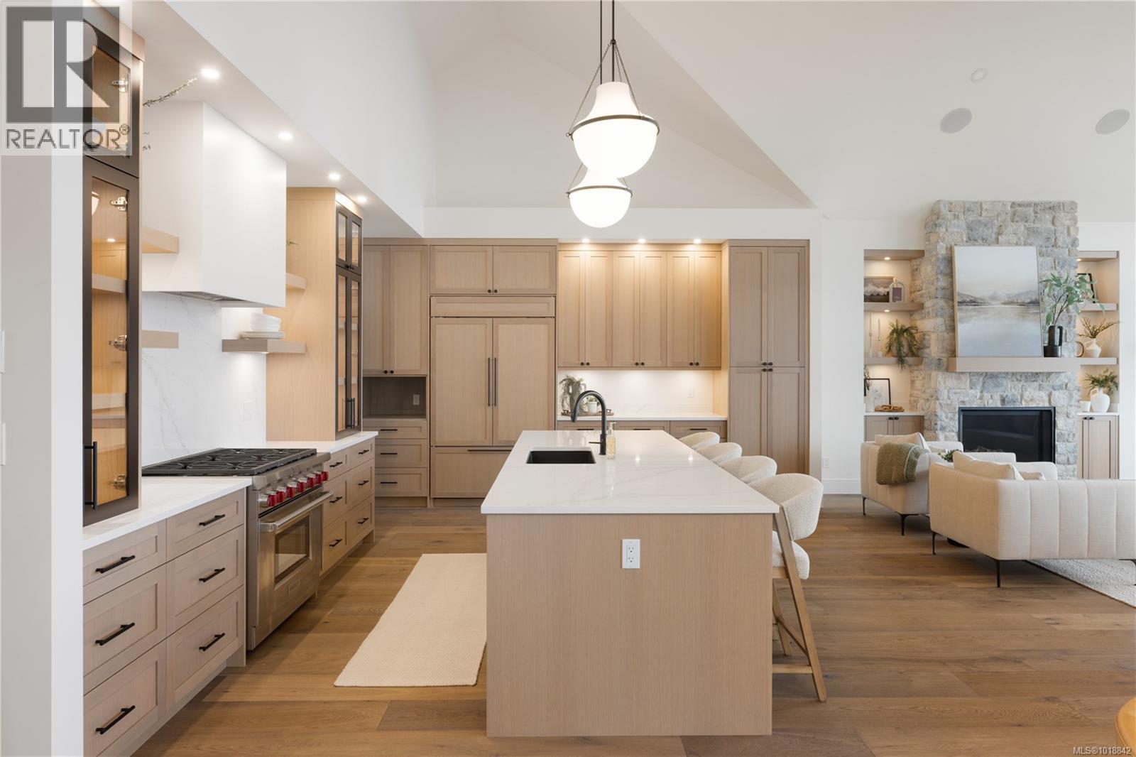  3080 Beachfront Crescent, Mill Bay