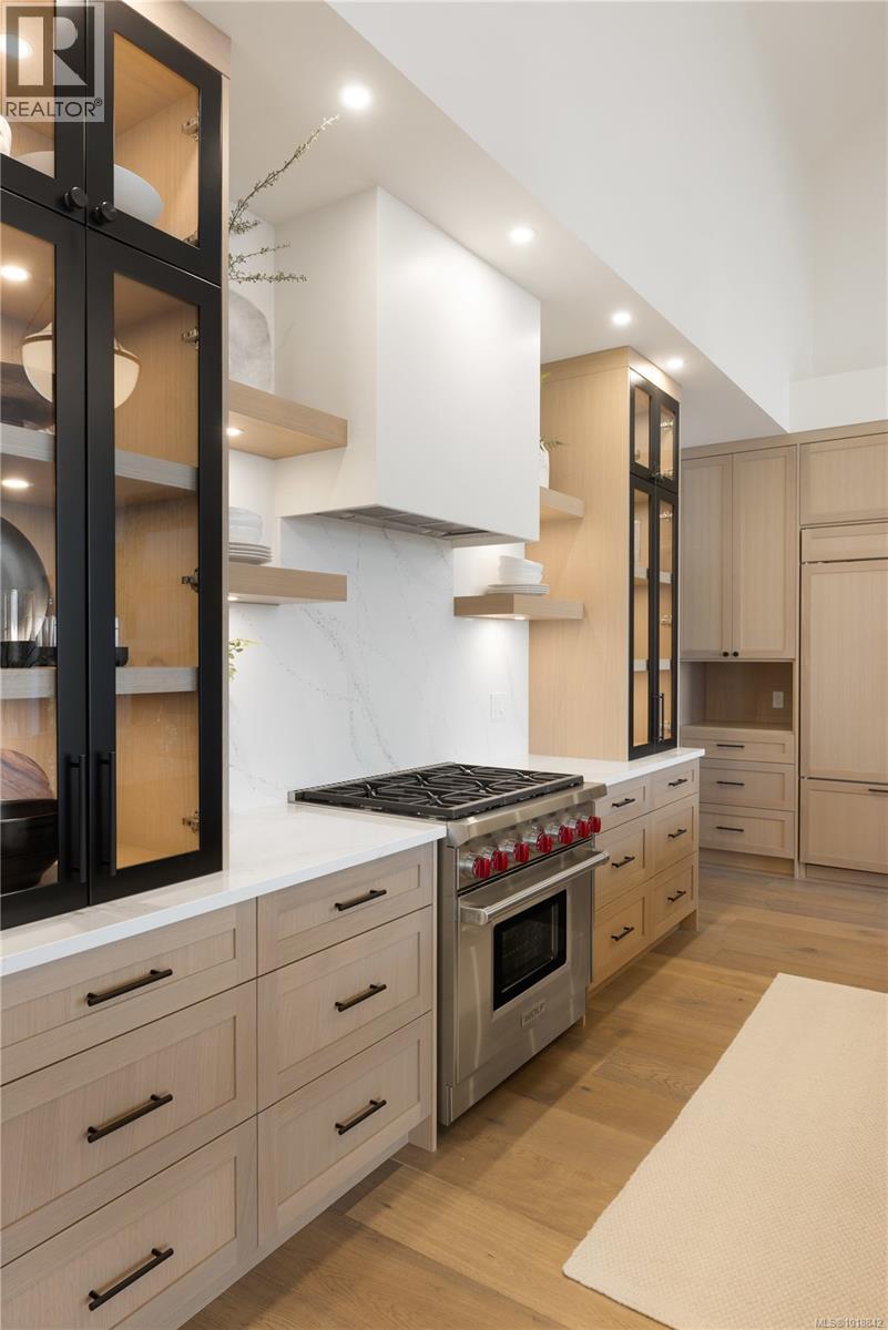  3080 Beachfront Crescent, Mill Bay