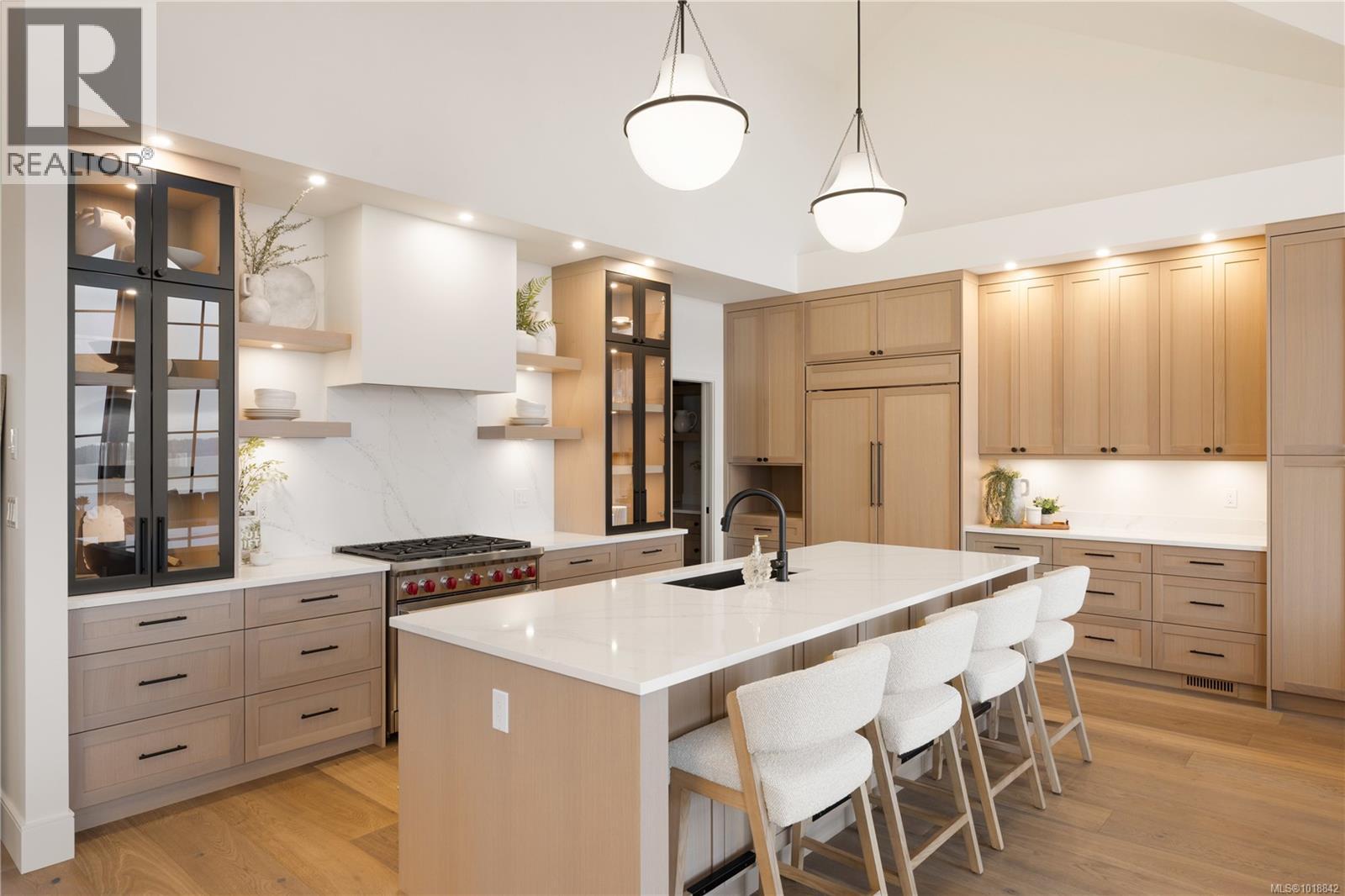  3080 Beachfront Crescent, Mill Bay